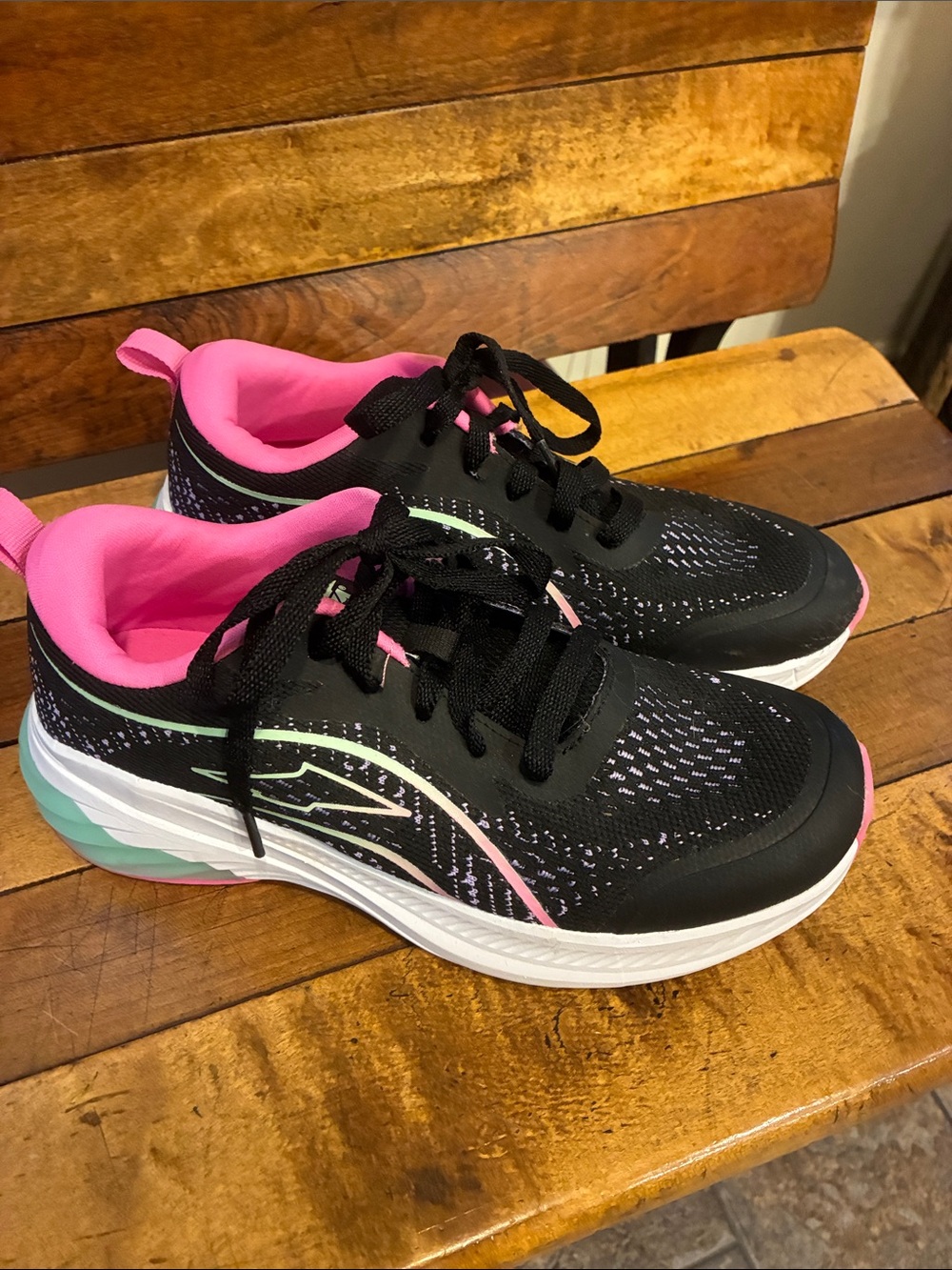 Women’s 6.5 Avia Black Athletic Sneakers with Pink and Mint Accents
